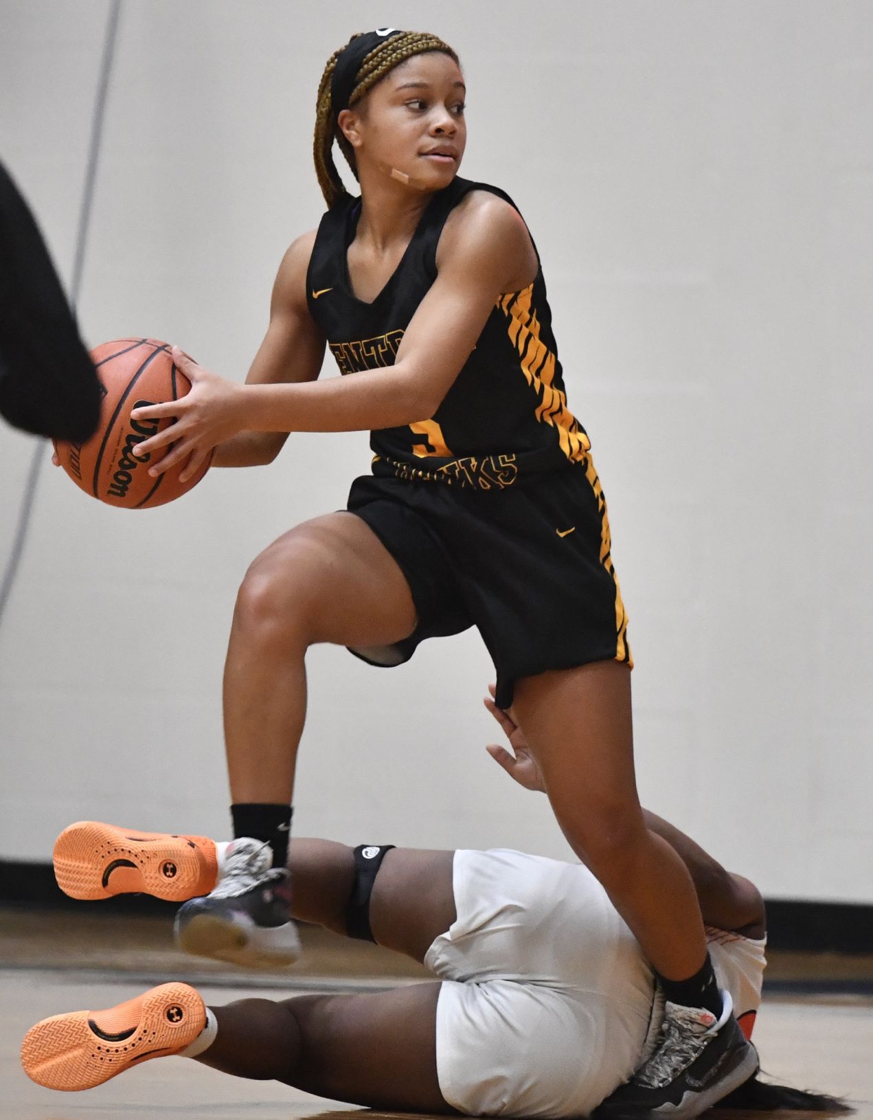 Edwardsville vs Hazelwood Central in Southern Illinois Shootout